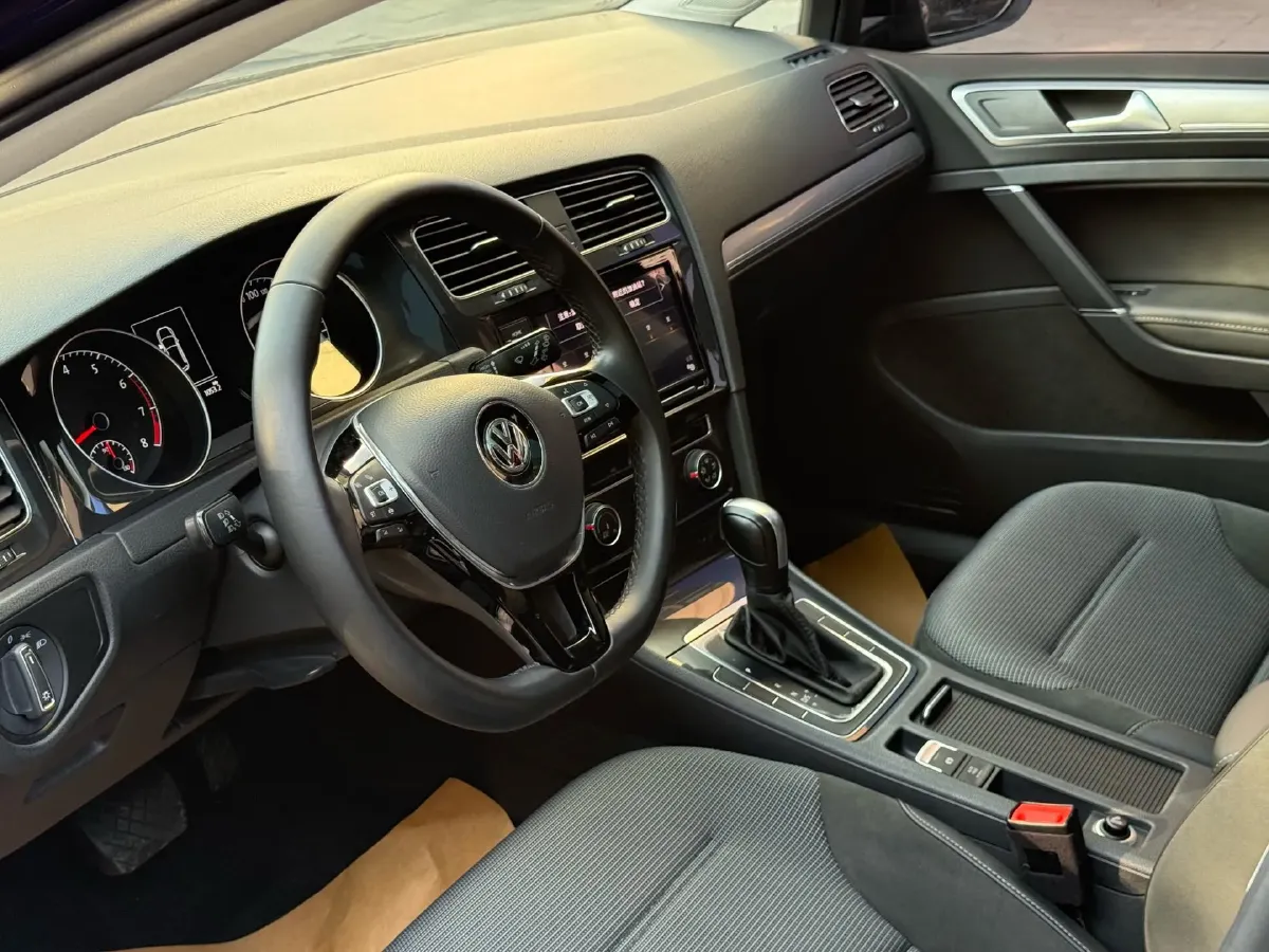2018 Volkswagen Golf 1.6L 110HP L4 6AT,autocango,china used car exporter,china ev exporter,chinese used car exporter,chinese used ev exporter