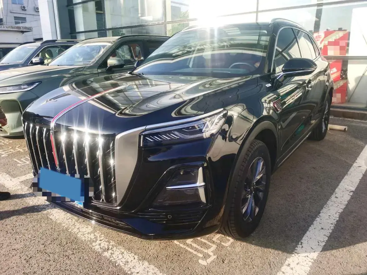 2025 HongQi HS5 2.0T 252HP L4 8AT