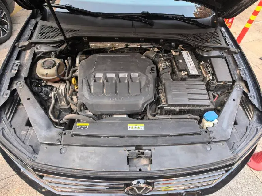 2020 Volkswagen Magotan 2.0T 186HP L4 7DCT,autocango,china used car exporter,china ev exporter,chinese used car exporter,chinese used ev exporter