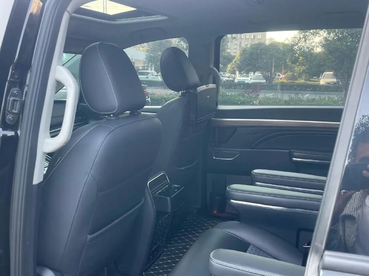 2021 GAC Trumpchi M8 2.0T 252HP L4 8AT,autocango,china used car exporter,china ev exporter,chinese used car exporter,chinese used ev exporter