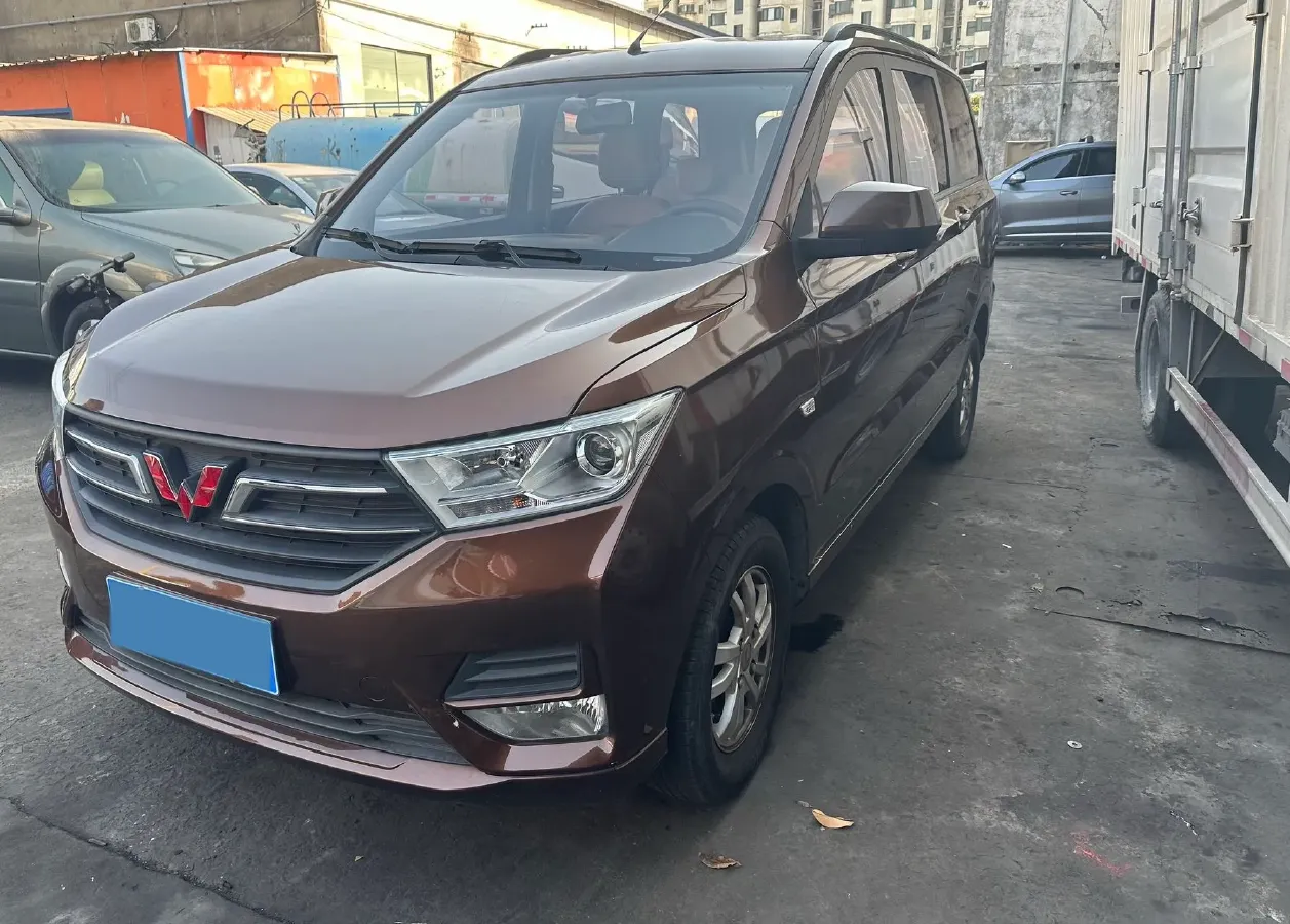 2021 WuLing HongGuang Plus 1.5L 99HP L4 6MT,autocango,china used car exporter,china ev exporter,chinese used car exporter,chinese used ev exporter