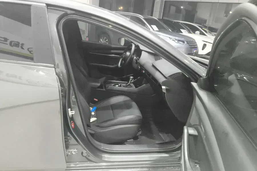 2023 Mazda 3 Axela 2.0L 158HP L4 6AT,autocango,china used car exporter,china ev exporter,chinese used car exporter,chinese used ev exporter