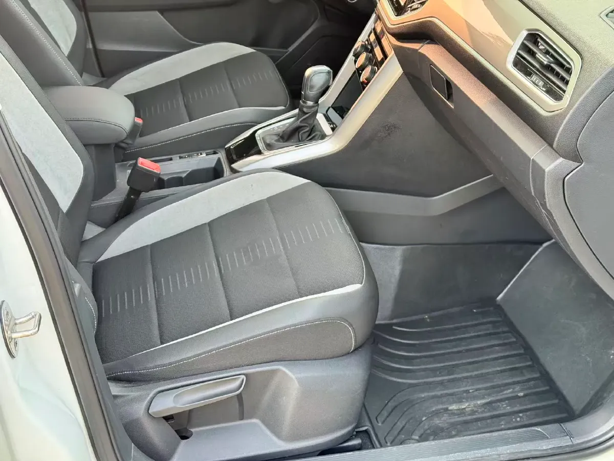 2019 Volkswagen T-Roc 1.4T 131HP L4 7DCT,autocango,china used car exporter,china ev exporter,chinese used car exporter,chinese used ev exporter