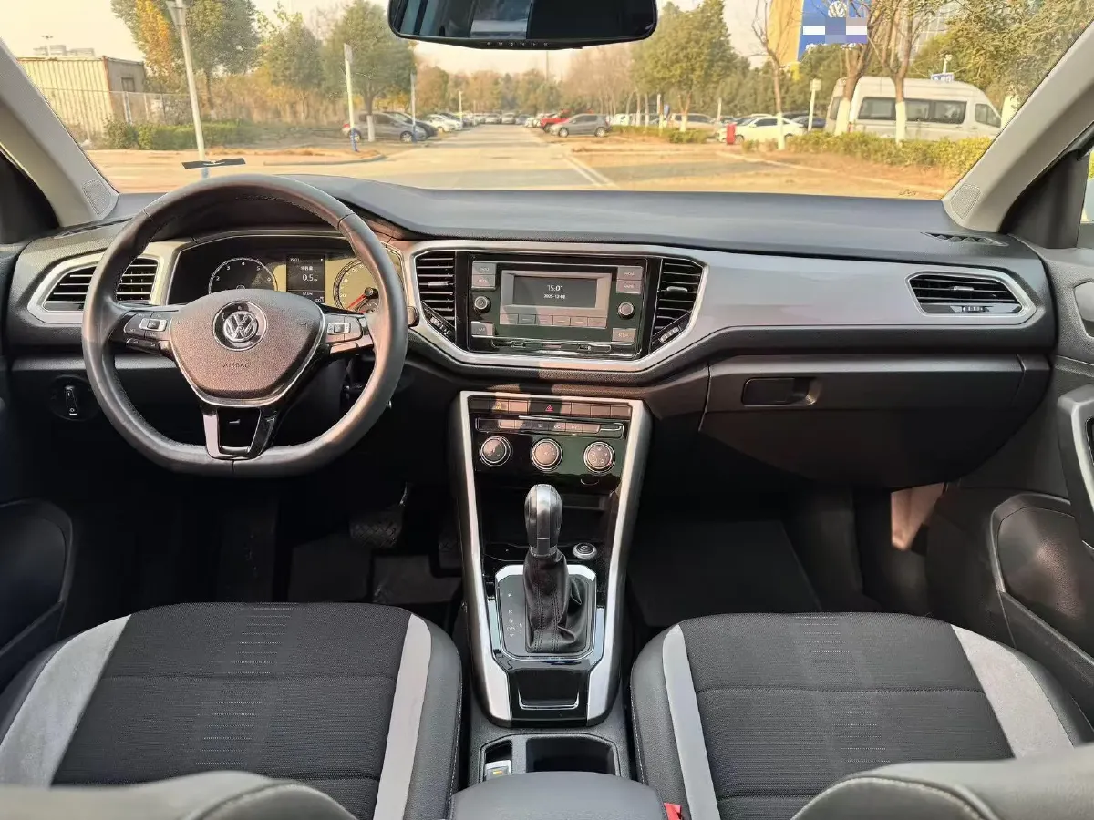 2019 Volkswagen T-Roc 1.4T 131HP L4 7DCT,autocango,china used car exporter,china ev exporter,chinese used car exporter,chinese used ev exporter