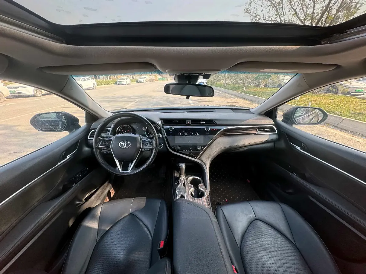 2019 Toyota Camry 2.5L 209HP L4 8AT,autocango,china used car exporter,china ev exporter,chinese used car exporter,chinese used ev exporter