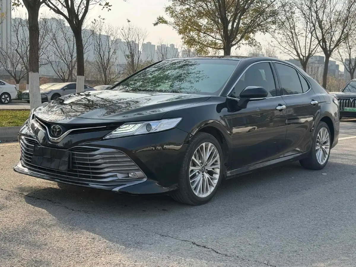 2019 Toyota Camry 2.5L 209HP L4 8AT