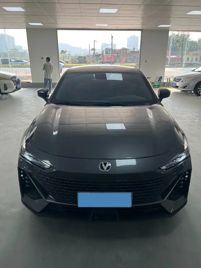 2022 ChangAn UNI-V 1.5T 188HP L4 7DCT,autocango,china used car exporter,china ev exporter,chinese used car exporter,chinese used ev exporter