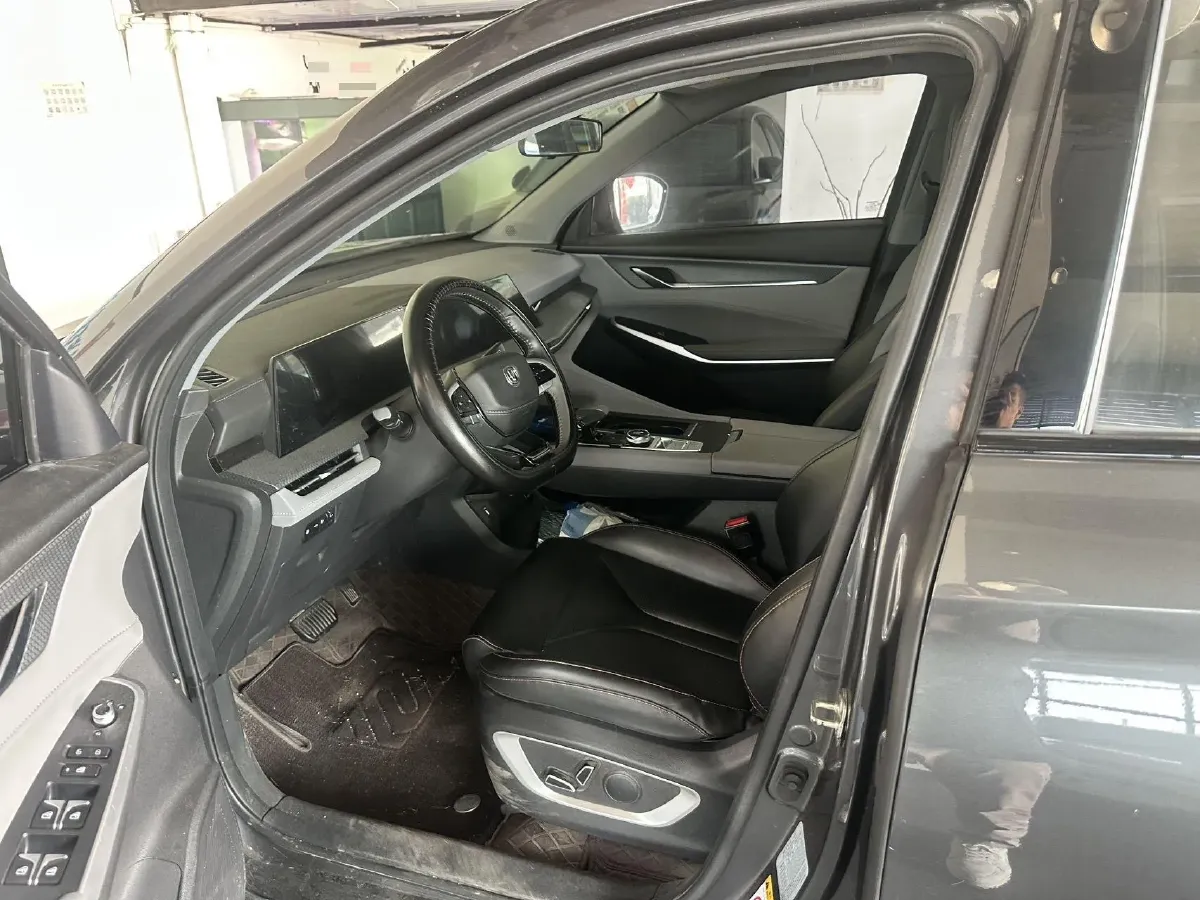 2022 ChangAn CS75 Plus 1.5T 188HP L4 8AT,autocango,china used car exporter,china ev exporter,chinese used car exporter,chinese used ev exporter