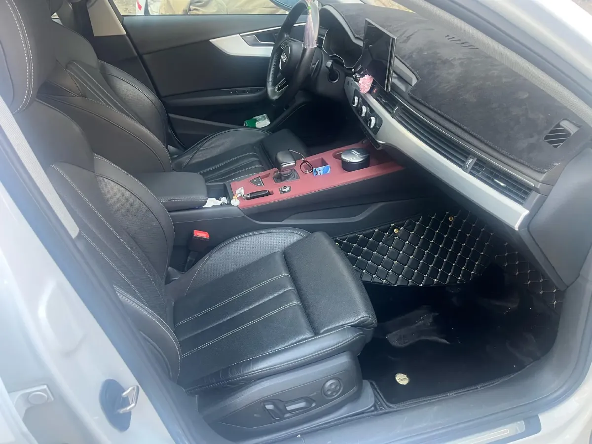 2020 Audi A4L 2.0T 190HP L4 7DCT,autocango,china used car exporter,china ev exporter,chinese used car exporter,chinese used ev exporter