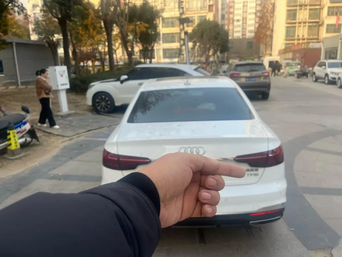 2020 Audi A4L 2.0T 190HP L4 7DCT,autocango,china used car exporter,china ev exporter,chinese used car exporter,chinese used ev exporter