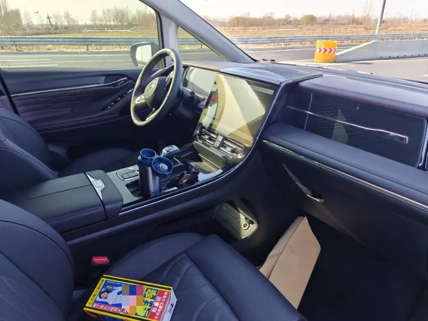 2023 GAC Trumpchi M8 2.0T 252HP L4 8AT,autocango,china used car exporter,china ev exporter,chinese used car exporter,chinese used ev exporter