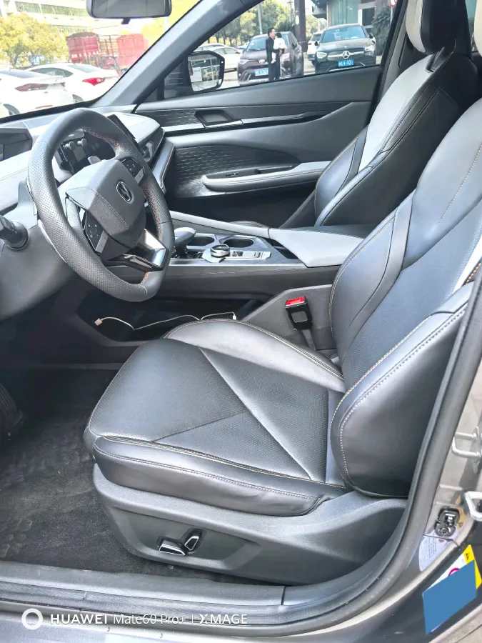 2022 ChangAn UNI-V 1.5T 188HP L4 7DCT,autocango,china used car exporter,china ev exporter,chinese used car exporter,chinese used ev exporter