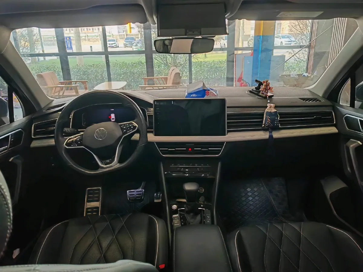 2023 Volkswagen Tiguan L 2.0T 186HP L4 7DCT,autocango,china used car exporter,china ev exporter,chinese used car exporter,chinese used ev exporter