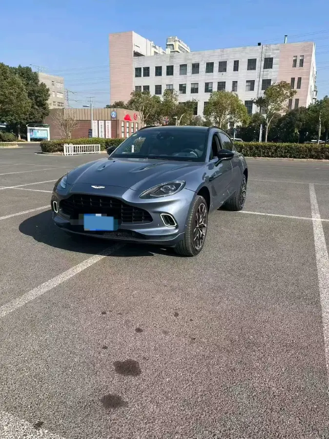 2021 Aston Martin DBX 4.0T 550HP V8 9AT