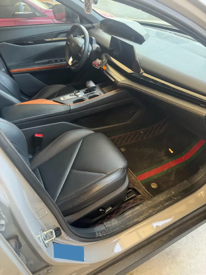 2022 ChangAn UNI-V 1.5T 188HP L4 7DCT,autocango,china used car exporter,china ev exporter,chinese used car exporter,chinese used ev exporter