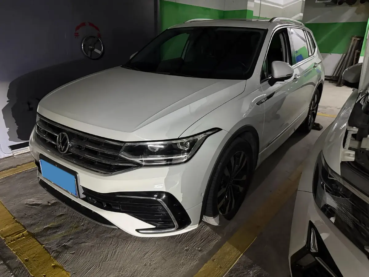 2024 Volkswagen Tiguan L 2.0T 186HP L4 7DCT