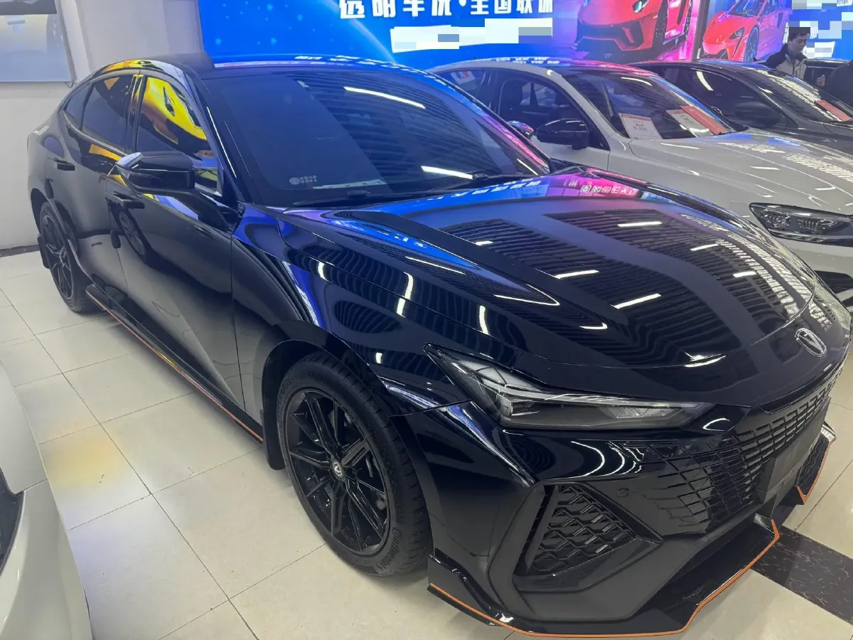 2022 ChangAn UNI-V 2.0T 233HP L4 8AT,autocango,china used car exporter,china ev exporter,chinese used car exporter,chinese used ev exporter