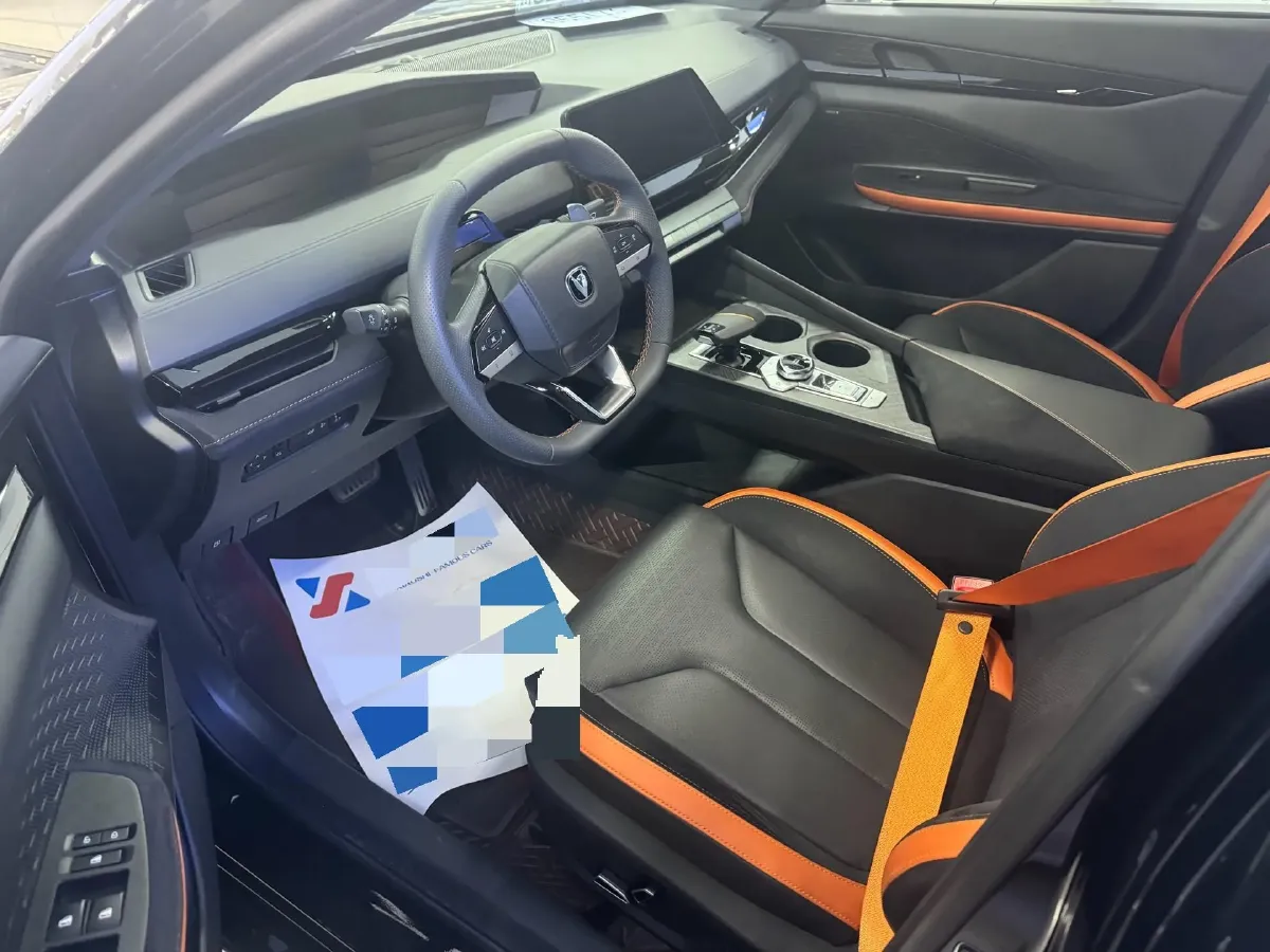 2022 ChangAn UNI-V 2.0T 233HP L4 8AT,autocango,china used car exporter,china ev exporter,chinese used car exporter,chinese used ev exporter