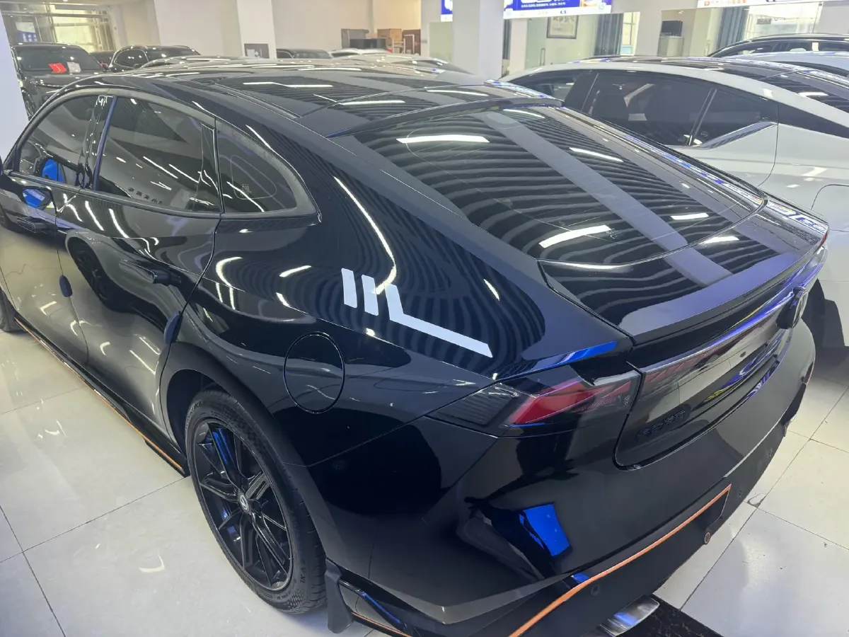 2022 ChangAn UNI-V 2.0T 233HP L4 8AT,autocango,china used car exporter,china ev exporter,chinese used car exporter,chinese used ev exporter