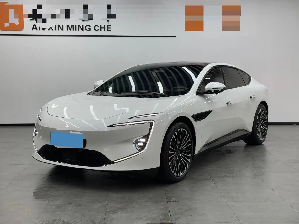 2025 Avatr 12 1.5T 156HP L4 REEV 39.05KWH