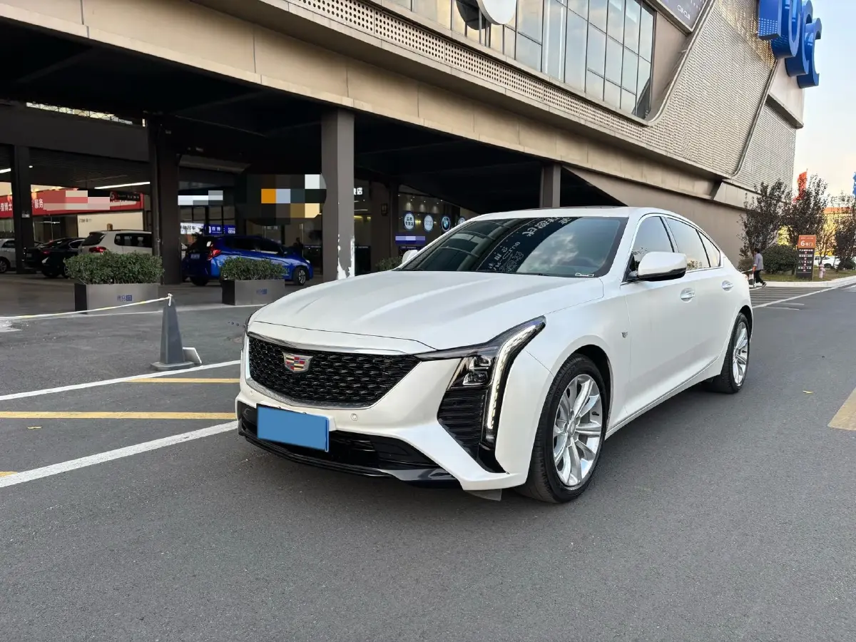 2024 Cadillac CT5 2.0T 237HP L4 10AT