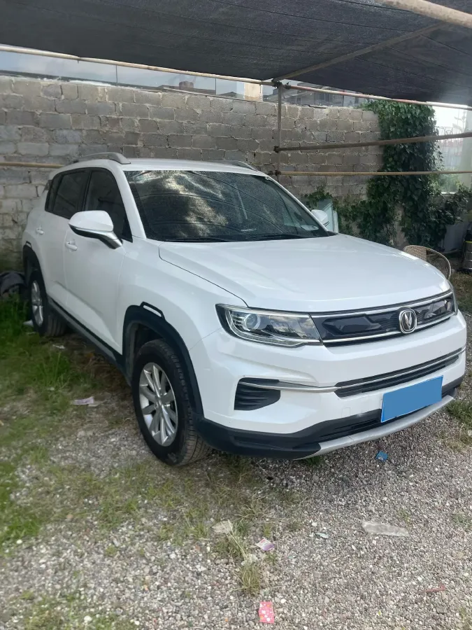 2019 ChangAn CS35 Plus 1.6L 128HP L4 5MT,autocango,china used car exporter,china ev exporter,chinese used car exporter,chinese used ev exporter