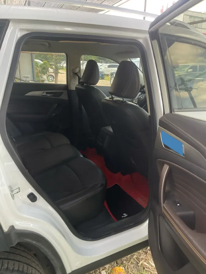 2019 ChangAn CS35 Plus 1.6L 128HP L4 5MT,autocango,china used car exporter,china ev exporter,chinese used car exporter,chinese used ev exporter