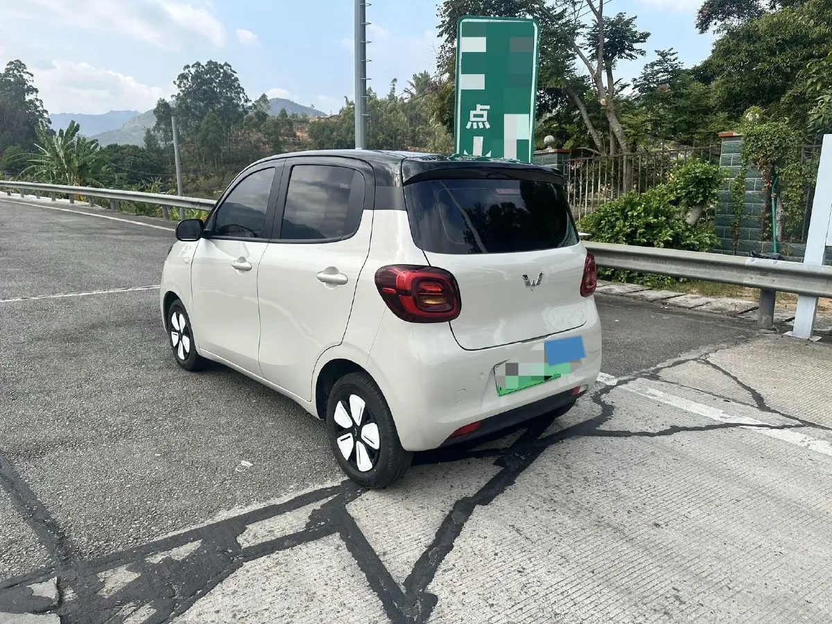 2025 WuLing HongGuang MINI EV BEV 16.2KWH,autocango,china used car exporter,china ev exporter,chinese used car exporter,chinese used ev exporter