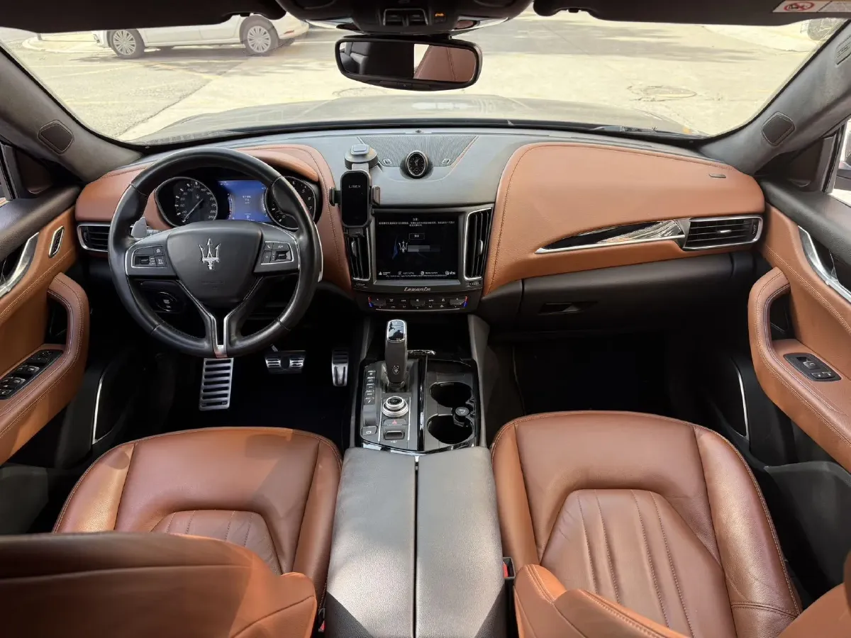 2019 Maserati Levante 3.0T 350HP V6 8AT,autocango,china used car exporter,china ev exporter,chinese used car exporter,chinese used ev exporter