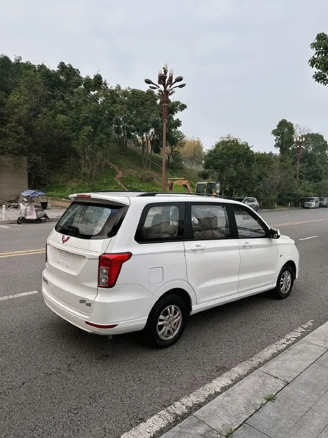 2019 WuLing HongGuang 1.5L 99HP L4 6MT,autocango,china used car exporter,china ev exporter,chinese used car exporter,chinese used ev exporter
