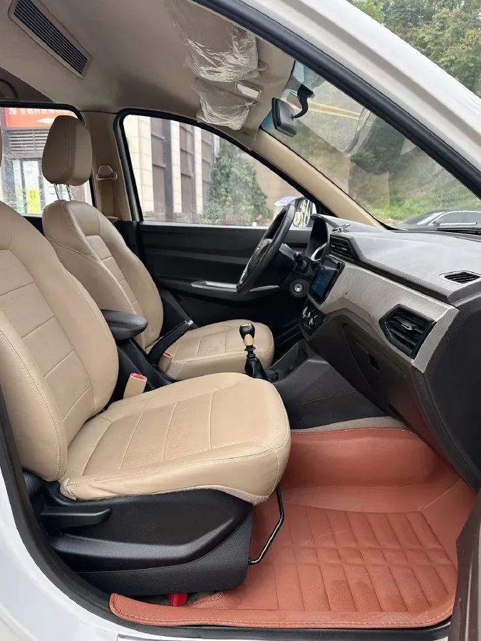 2019 WuLing HongGuang 1.5L 99HP L4 6MT,autocango,china used car exporter,china ev exporter,chinese used car exporter,chinese used ev exporter