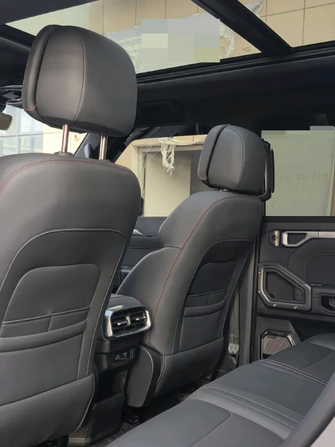 2023 Jetour Traveller 2.0T 254HP L4 7DCT,autocango,china used car exporter,china ev exporter,chinese used car exporter,chinese used ev exporter