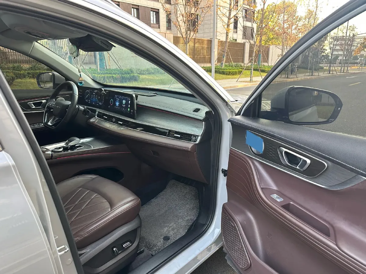 2022 Chery Tiggo 8 PRO 2.0T 254HP L4 7DCT,autocango,china used car exporter,china ev exporter,chinese used car exporter,chinese used ev exporter