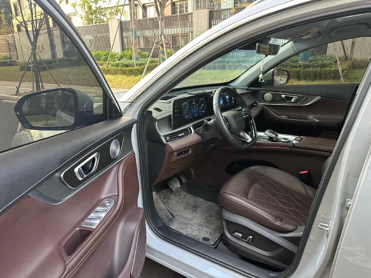 2022 Chery Tiggo 8 PRO 2.0T 254HP L4 7DCT,autocango,china used car exporter,china ev exporter,chinese used car exporter,chinese used ev exporter