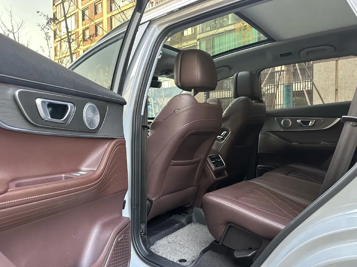 2022 Chery Tiggo 8 PRO 2.0T 254HP L4 7DCT,autocango,china used car exporter,china ev exporter,chinese used car exporter,chinese used ev exporter