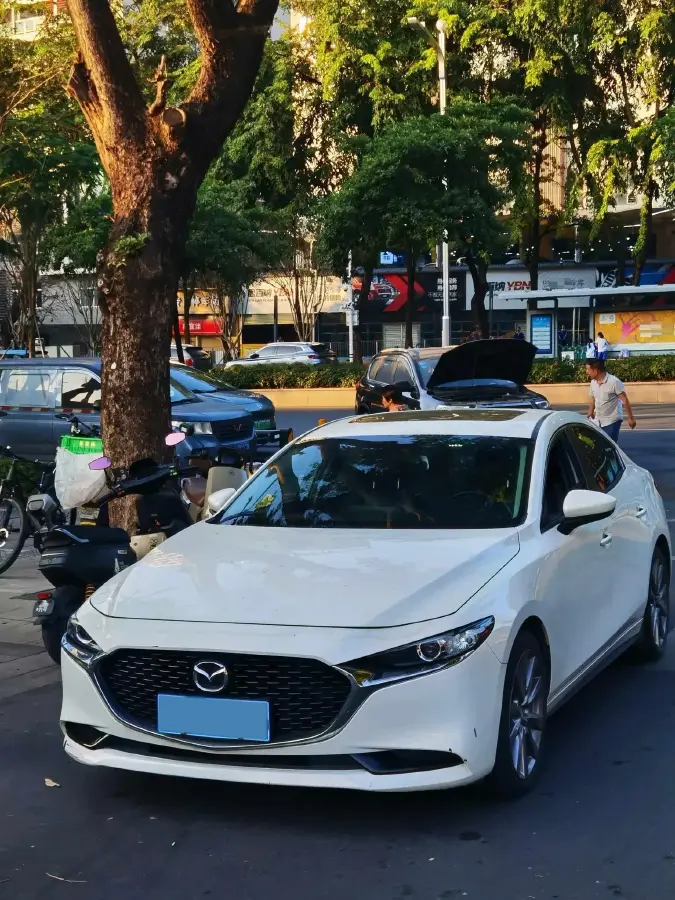 2021 Mazda 3 Axela 2.0L 158HP L4 6AT