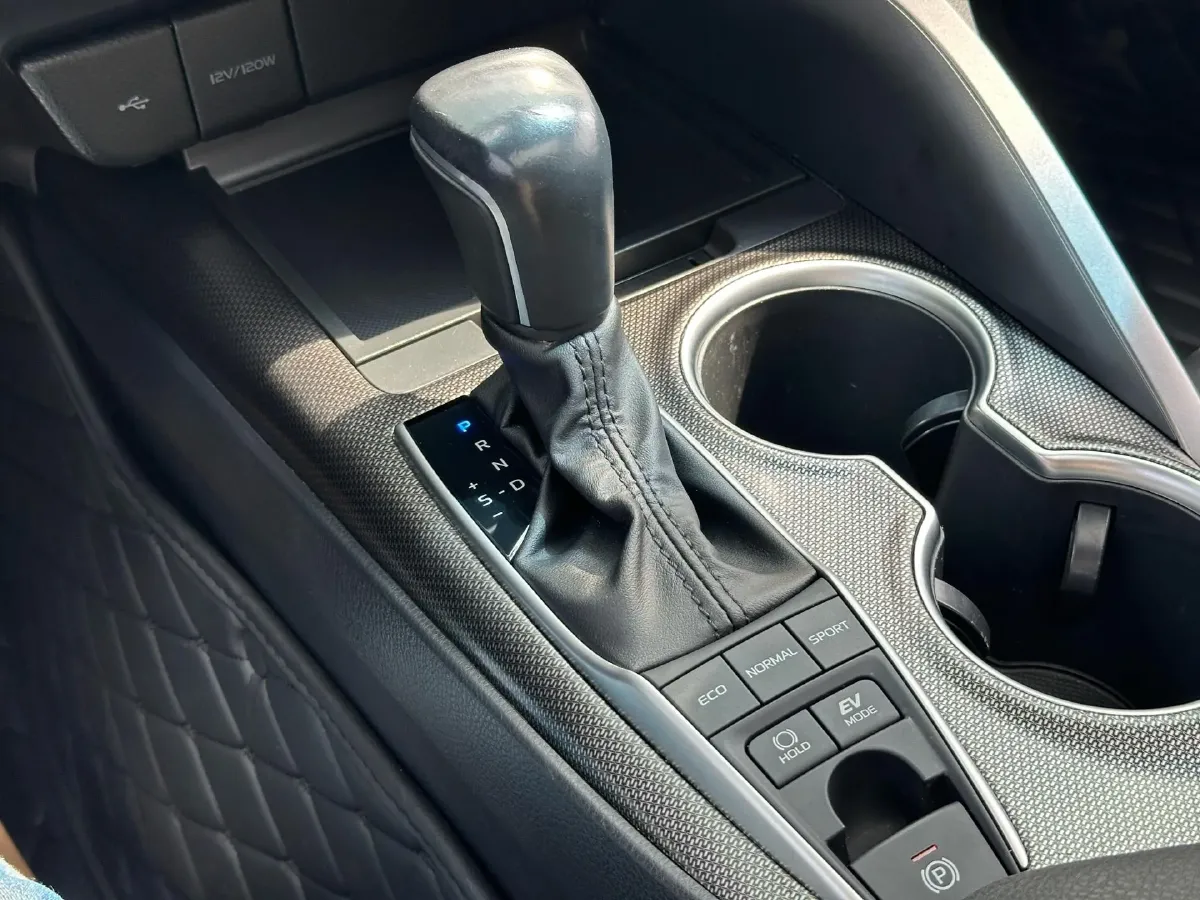 2021 Toyota Camry 2.5L 178HP L4 E-CVT Hybrid,autocango,china used car exporter,china ev exporter,chinese used car exporter,chinese used ev exporter