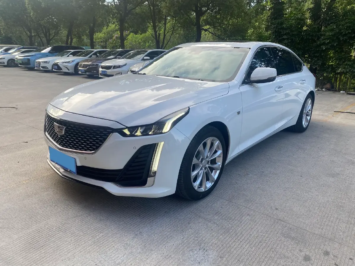 2022 Cadillac CT5 2.0T 237HP L4 10AT