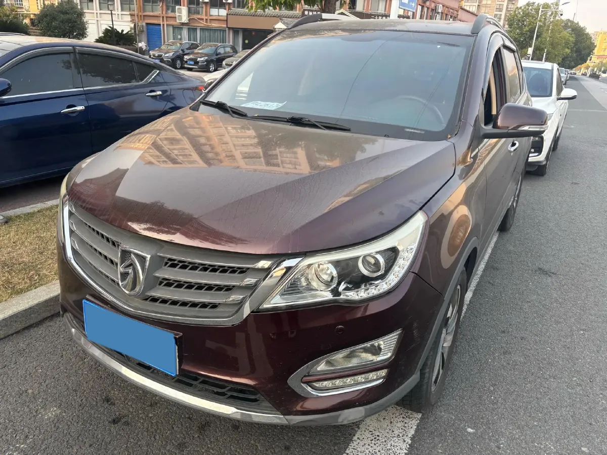 2016 BaoJun 560 1.5T 150HP L4 6MT,autocango,china used car exporter,china ev exporter,chinese used car exporter,chinese used ev exporter