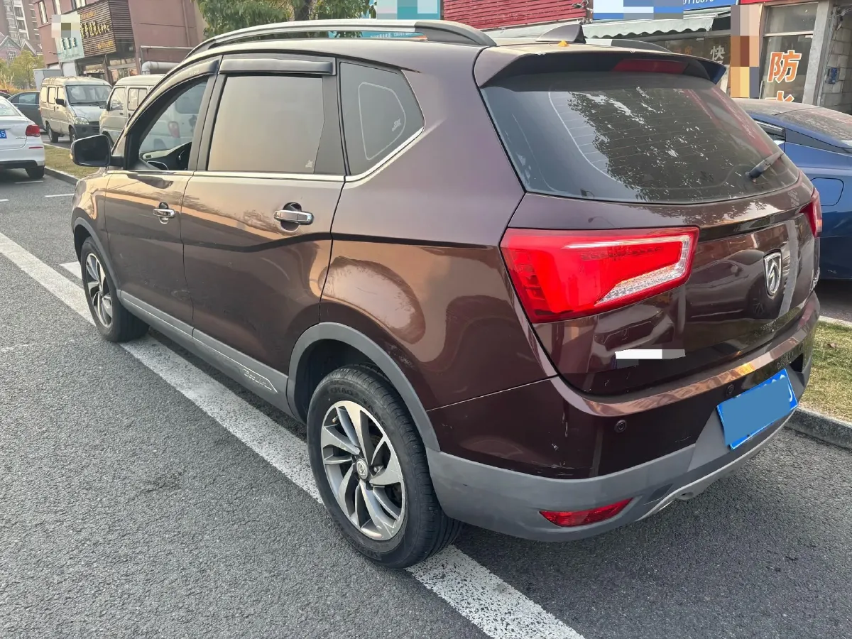 2016 BaoJun 560 1.5T 150HP L4 6MT,autocango,china used car exporter,china ev exporter,chinese used car exporter,chinese used ev exporter