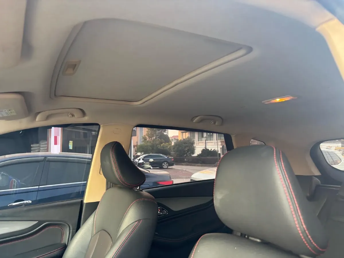 2016 BaoJun 560 1.5T 150HP L4 6MT,autocango,china used car exporter,china ev exporter,chinese used car exporter,chinese used ev exporter