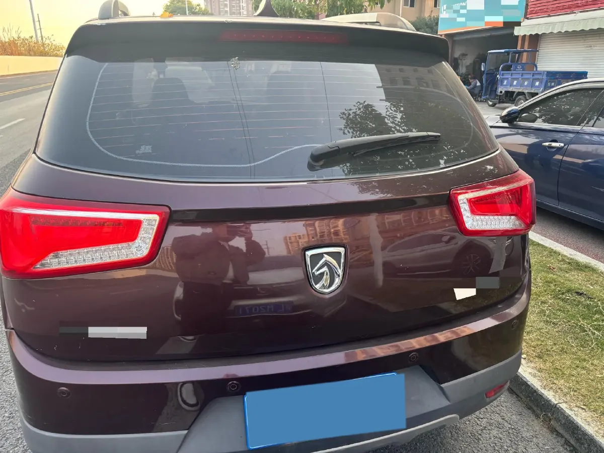 2016 BaoJun 560 1.5T 150HP L4 6MT,autocango,china used car exporter,china ev exporter,chinese used car exporter,chinese used ev exporter