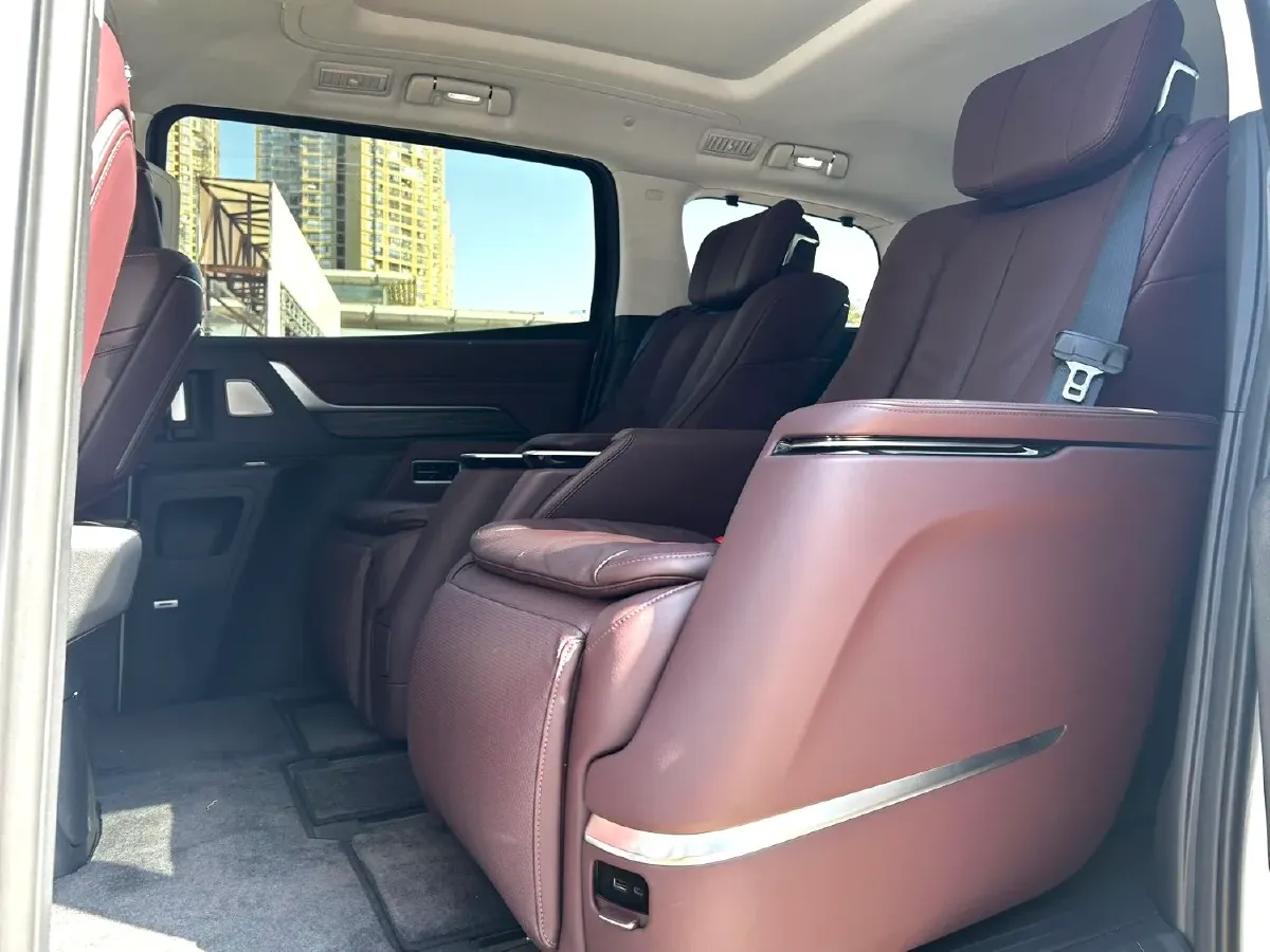 2025 Buick Century 2.0T 237HP L4 9AT,autocango,china used car exporter,china ev exporter,chinese used car exporter,chinese used ev exporter