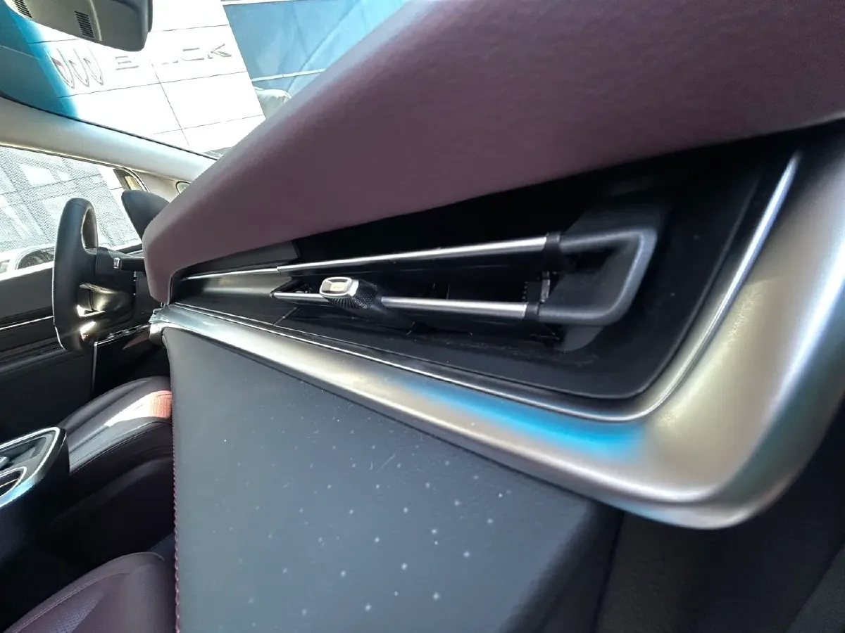 2025 Buick Century 2.0T 237HP L4 9AT,autocango,china used car exporter,china ev exporter,chinese used car exporter,chinese used ev exporter