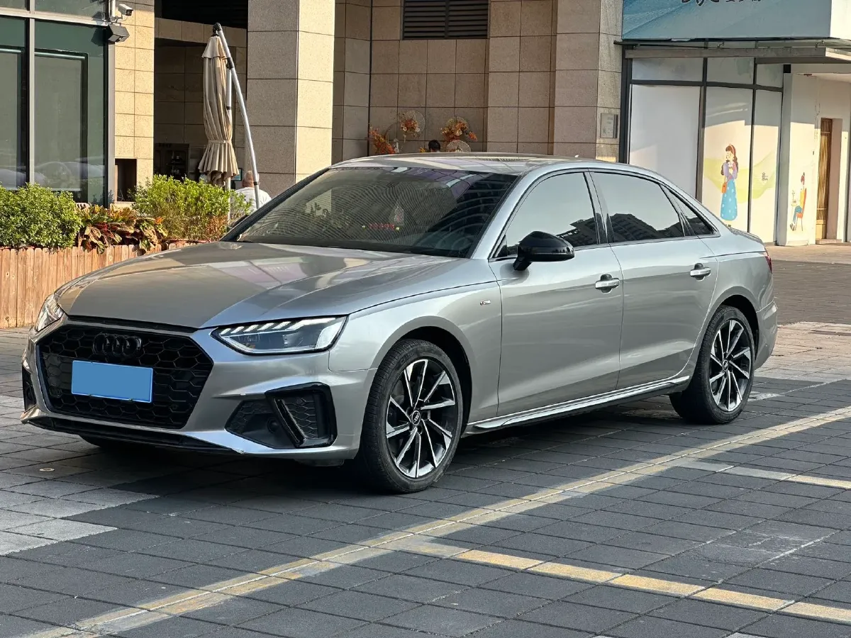 2023 Audi A4L 2.0T 190HP L4 7DCT,autocango,china used car exporter,china ev exporter,chinese used car exporter,chinese used ev exporter