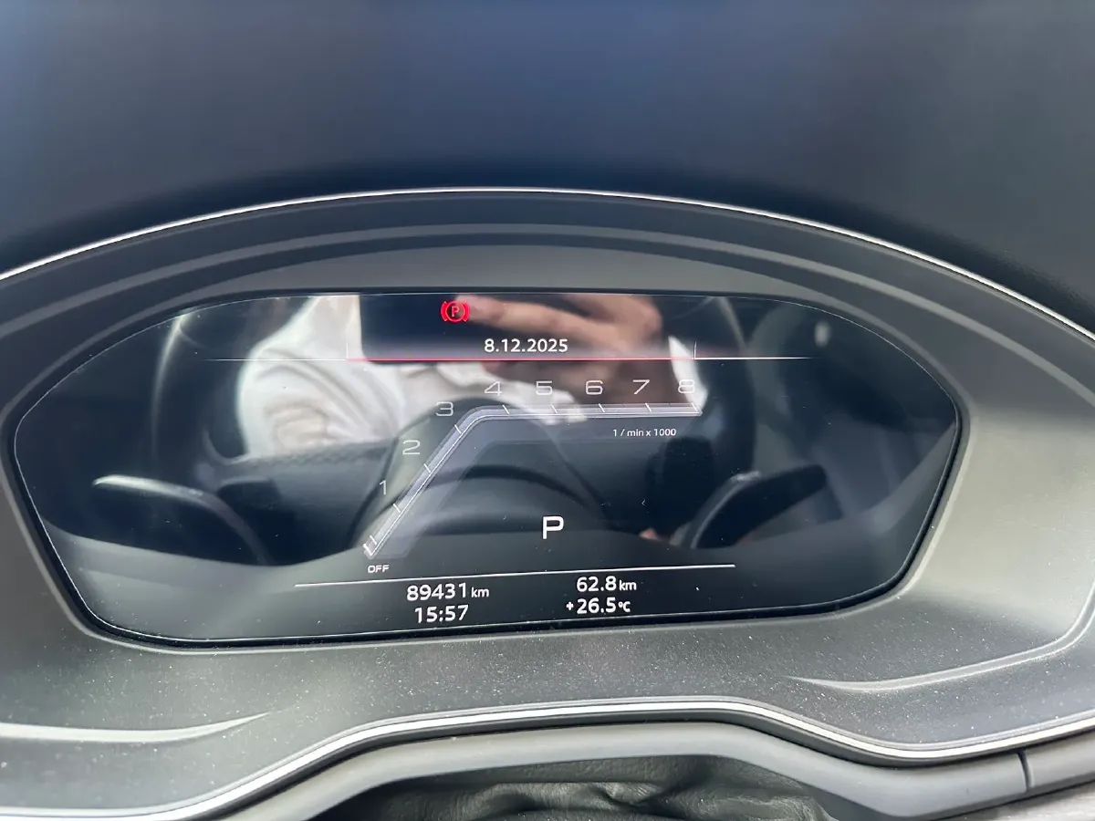 2023 Audi A4L 2.0T 190HP L4 7DCT,autocango,china used car exporter,china ev exporter,chinese used car exporter,chinese used ev exporter