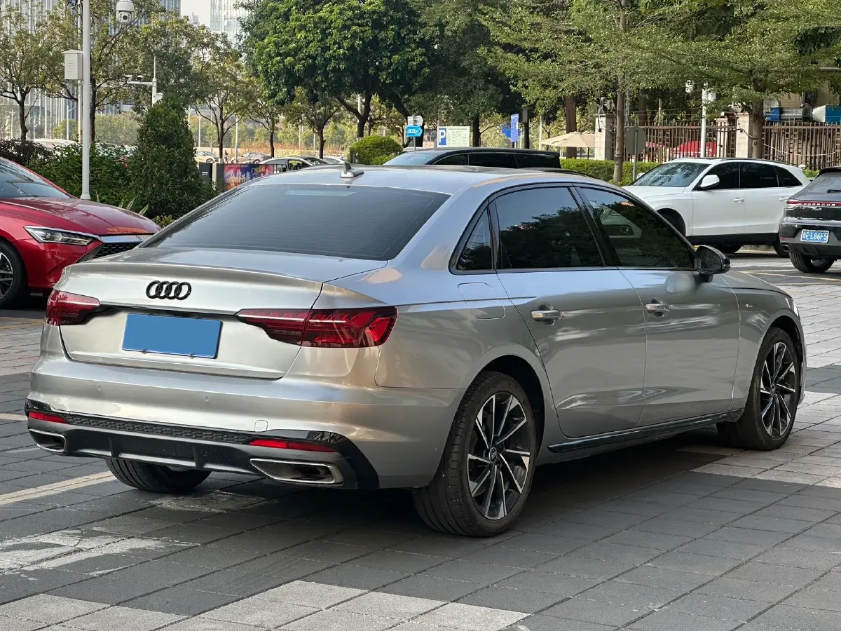 2023 Audi A4L 2.0T 190HP L4 7DCT,autocango,china used car exporter,china ev exporter,chinese used car exporter,chinese used ev exporter