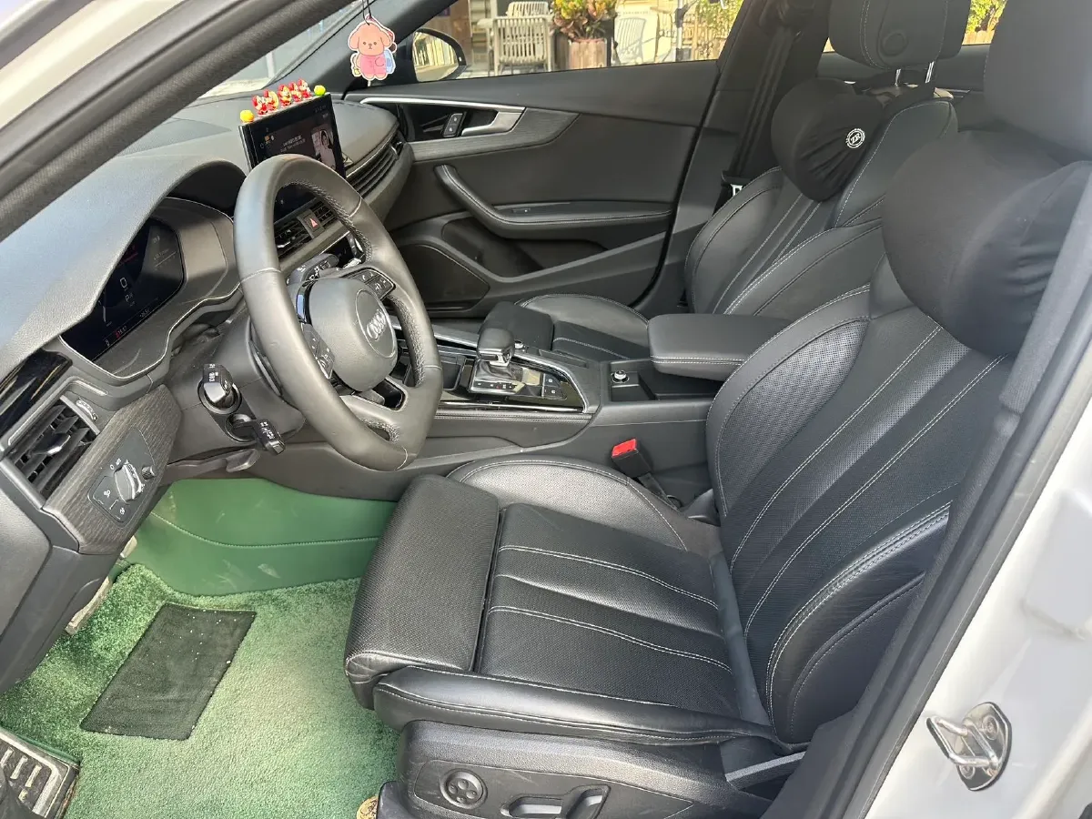 2023 Audi A4L 2.0T 190HP L4 7DCT,autocango,china used car exporter,china ev exporter,chinese used car exporter,chinese used ev exporter