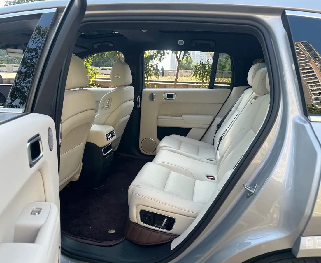 2023 Li L7 Range Extended 154HP REEV 40.9KWH,autocango,china used car exporter,china ev exporter,chinese used car exporter,chinese used ev exporter