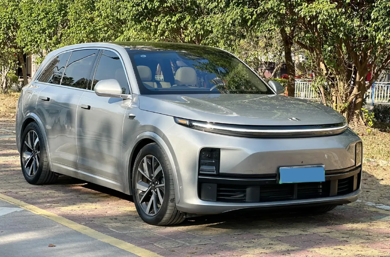 2023 Li L7 Range Extended 154HP REEV 40.9KWH,autocango,china used car exporter,china ev exporter,chinese used car exporter,chinese used ev exporter